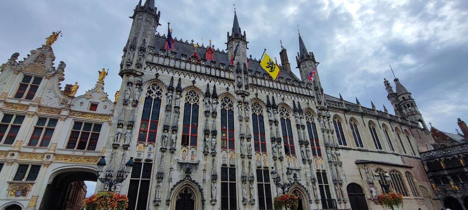 Obraz zawierajcy niebo, na wolnym powietrzu, Architektura redniowieczna, Paac

Opis wygenerowany automatycznie